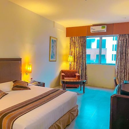 Crown Vista Hotel Нагоя Экстерьер фото