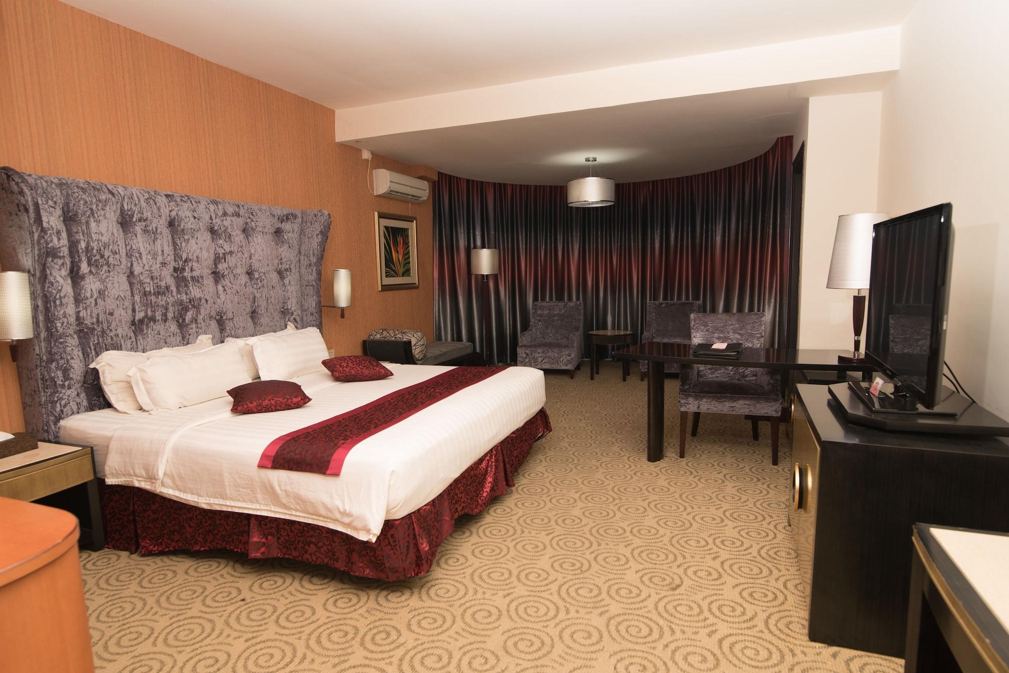 Crown Vista Hotel Нагоя Экстерьер фото