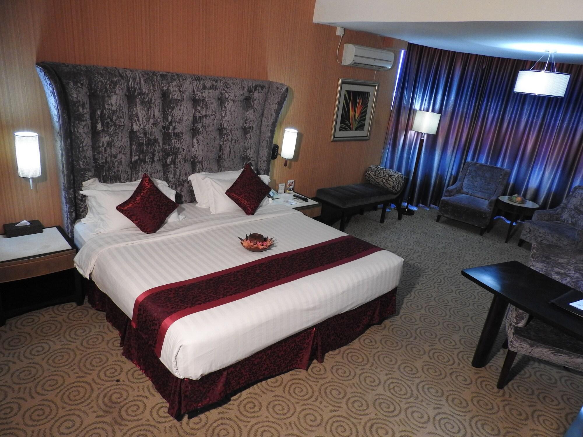 Crown Vista Hotel Нагоя Экстерьер фото