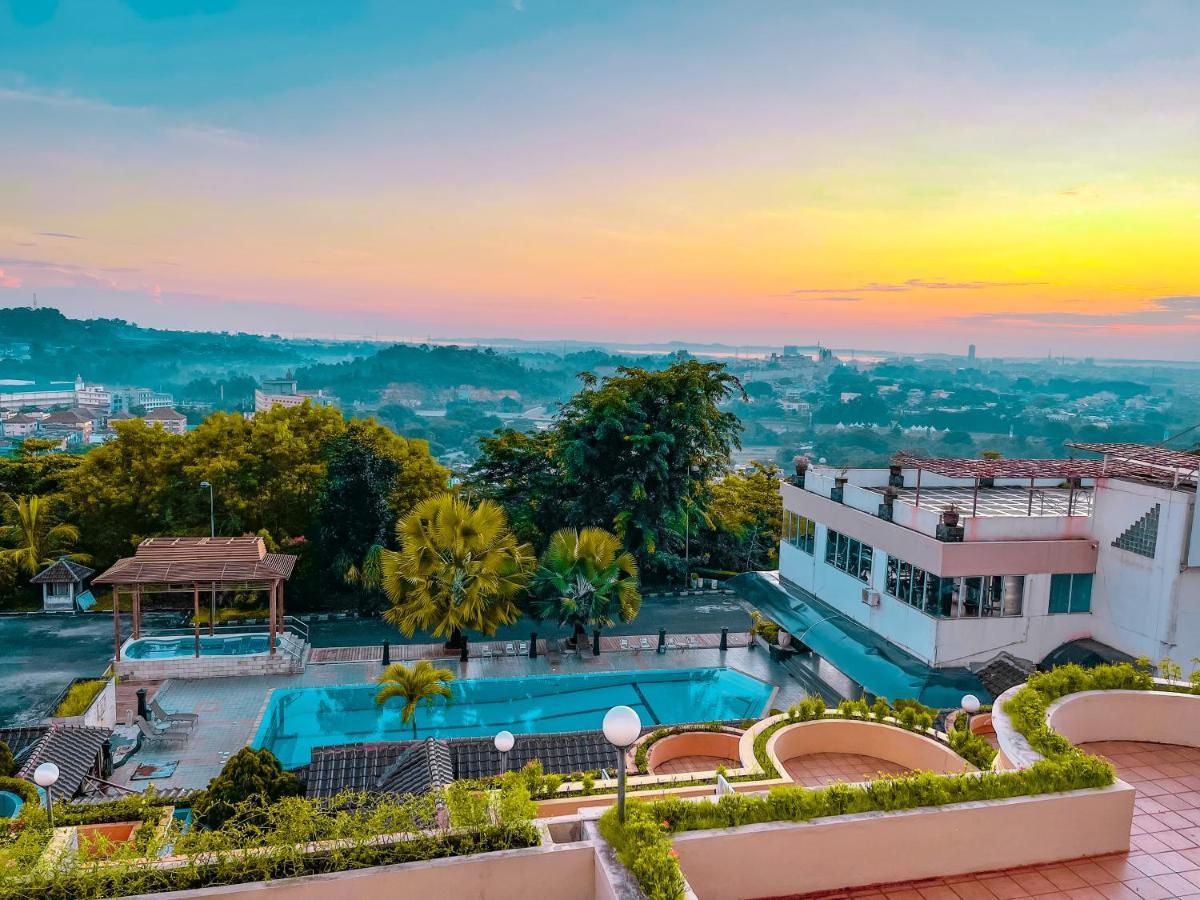 Crown Vista Hotel Нагоя Экстерьер фото