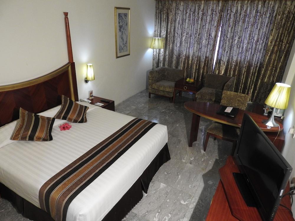 Crown Vista Hotel Нагоя Экстерьер фото