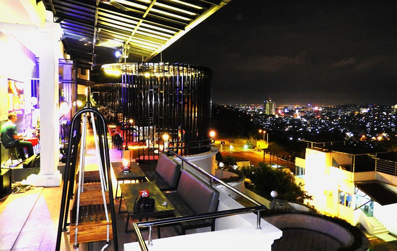 Crown Vista Hotel Нагоя Экстерьер фото