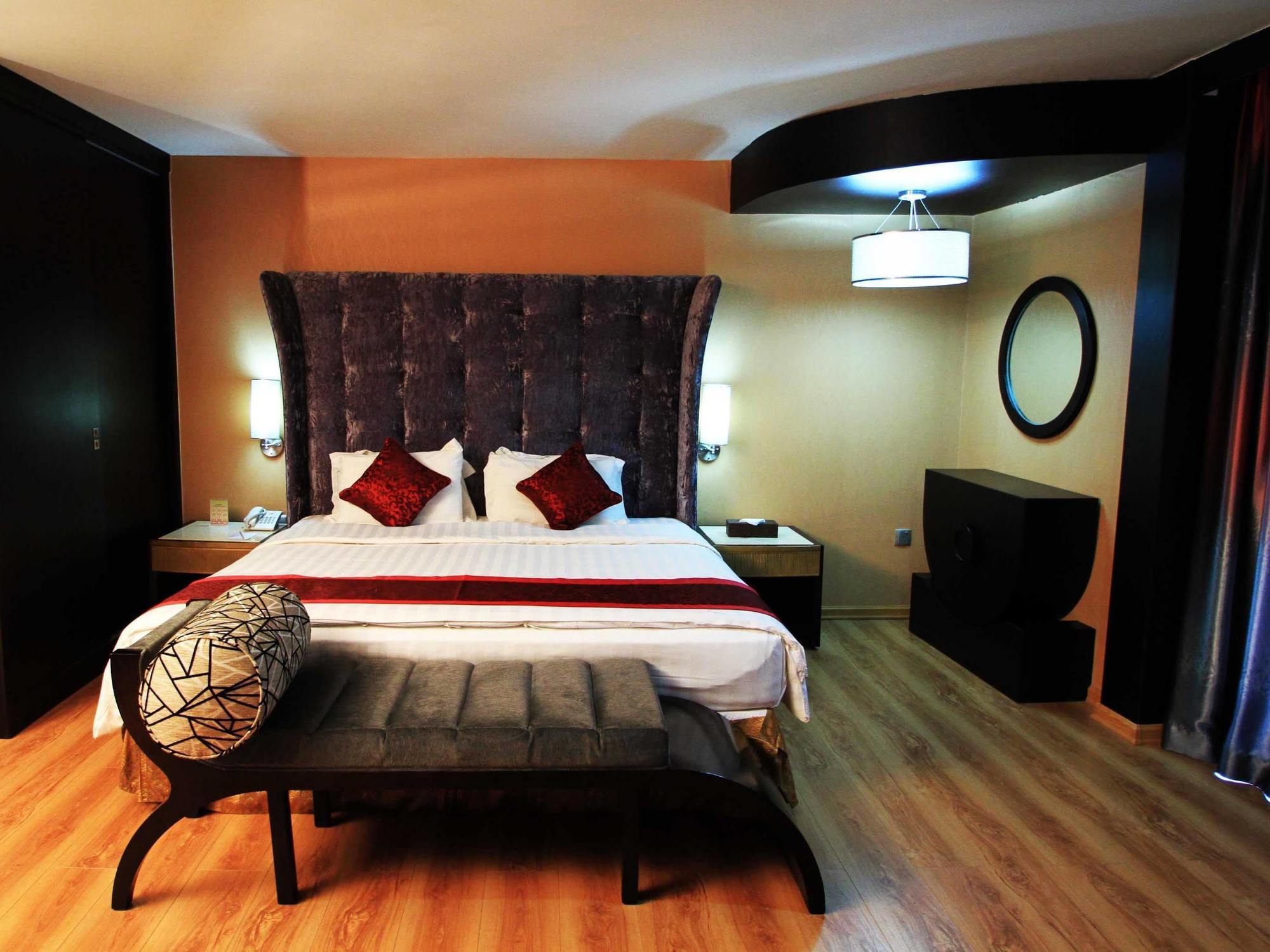 Crown Vista Hotel Нагоя Экстерьер фото
